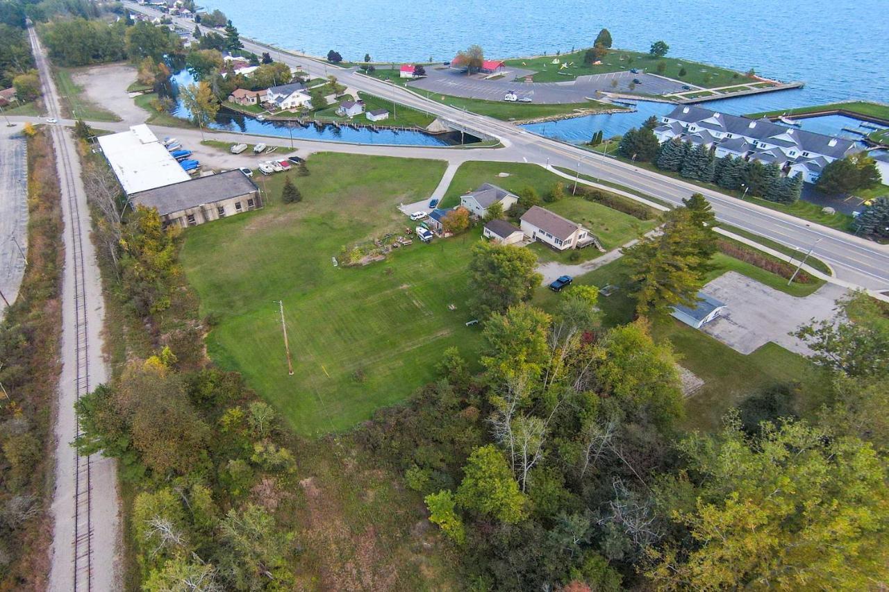 Cozy Tawas City Home With Views Of Lake Huron! 外观 照片
